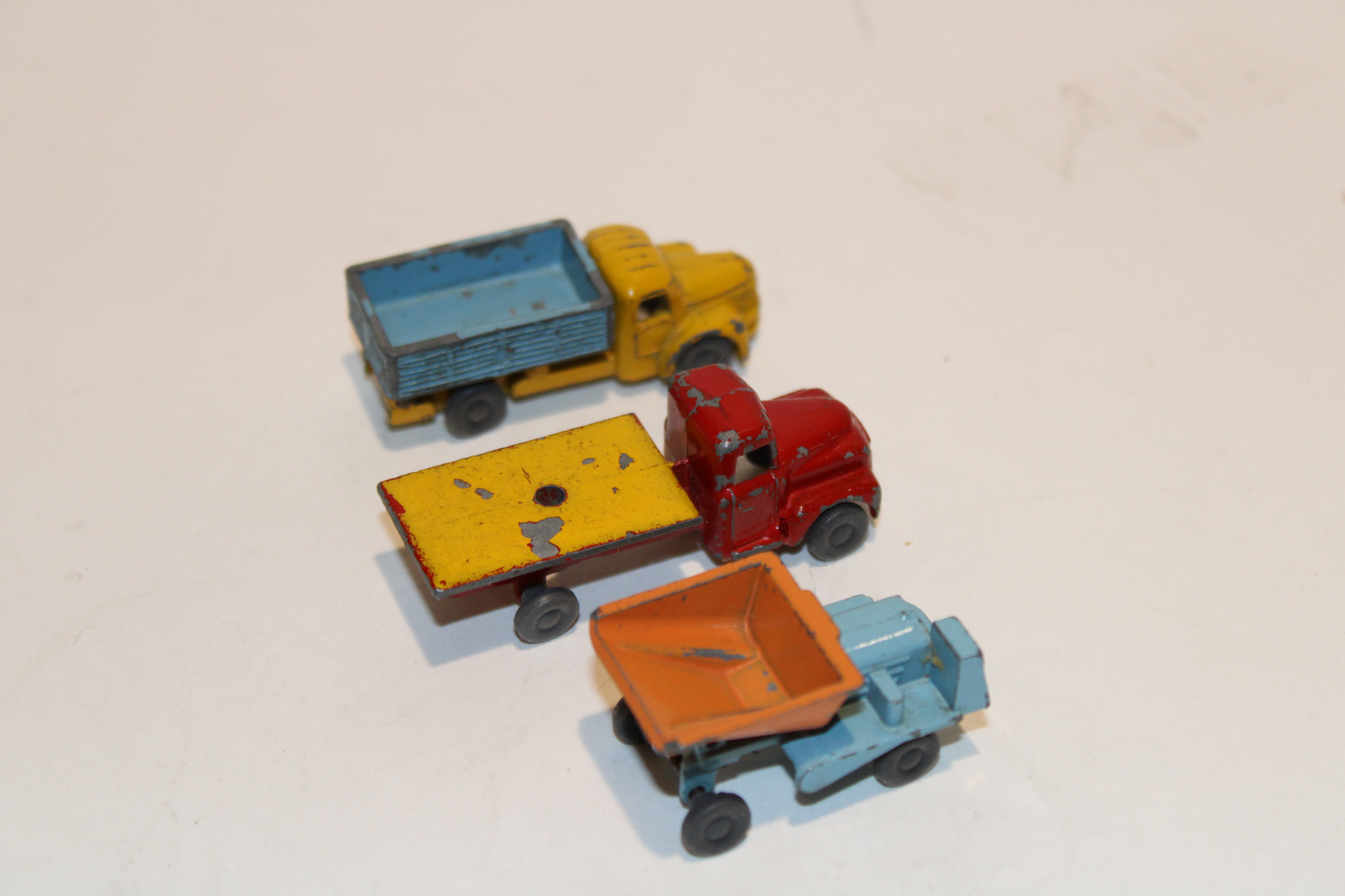 3 CAMIONS 1960 ROULIERS 1/87°