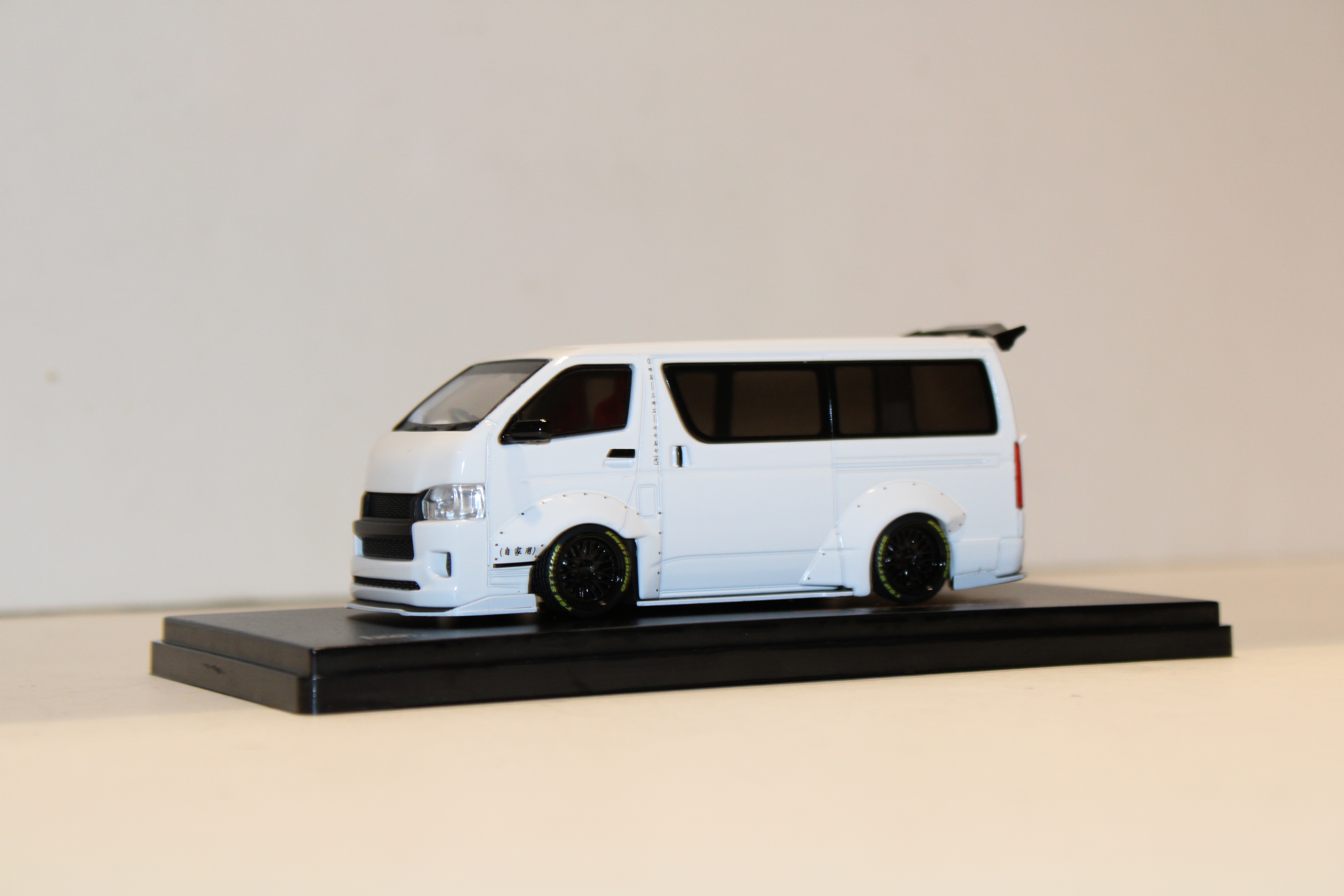 TOYOTA HIACE WIDEBODY 2018 IXO 1/43°