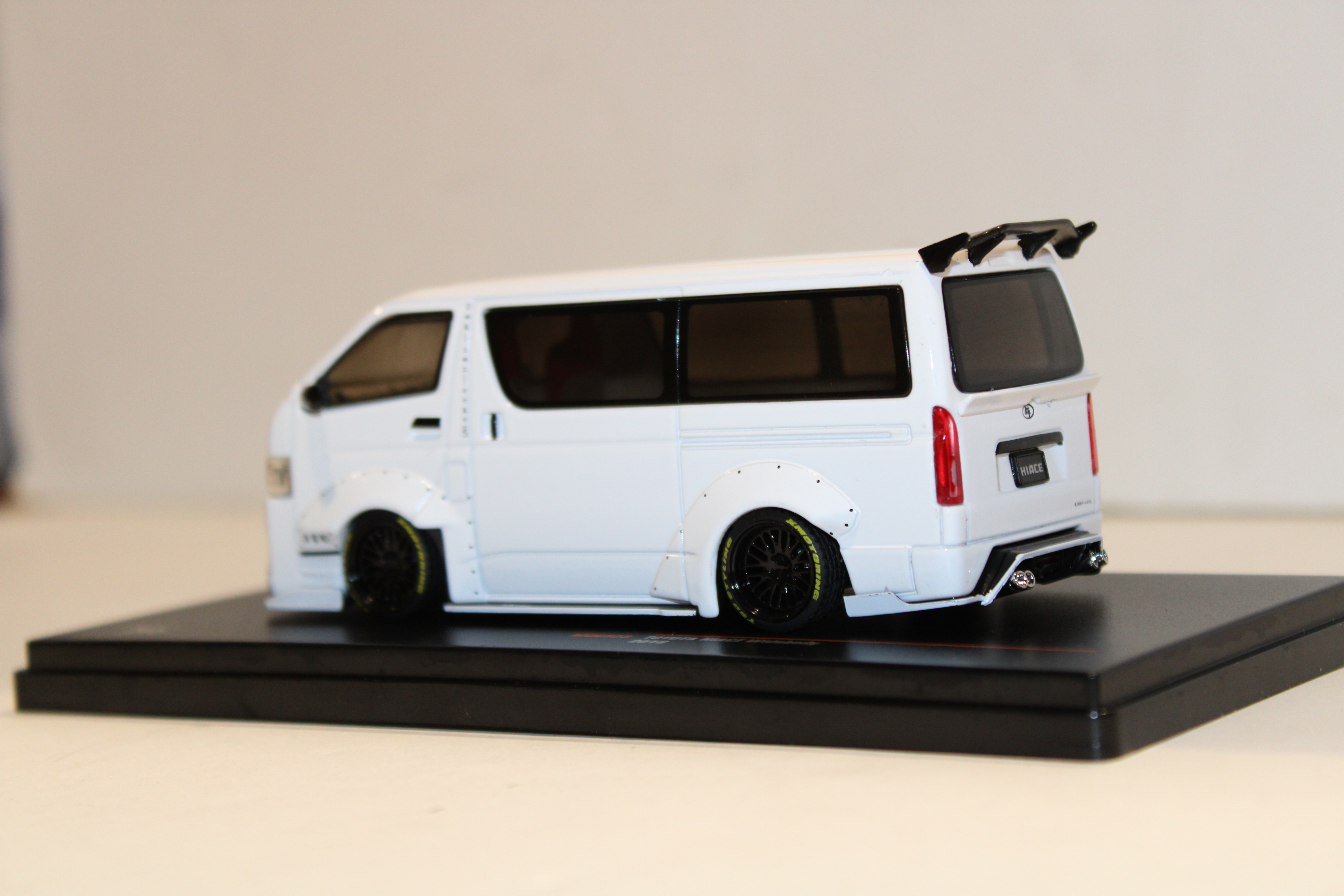 TOYOTA HIACE WIDEBODY 2018 IXO 1/43°