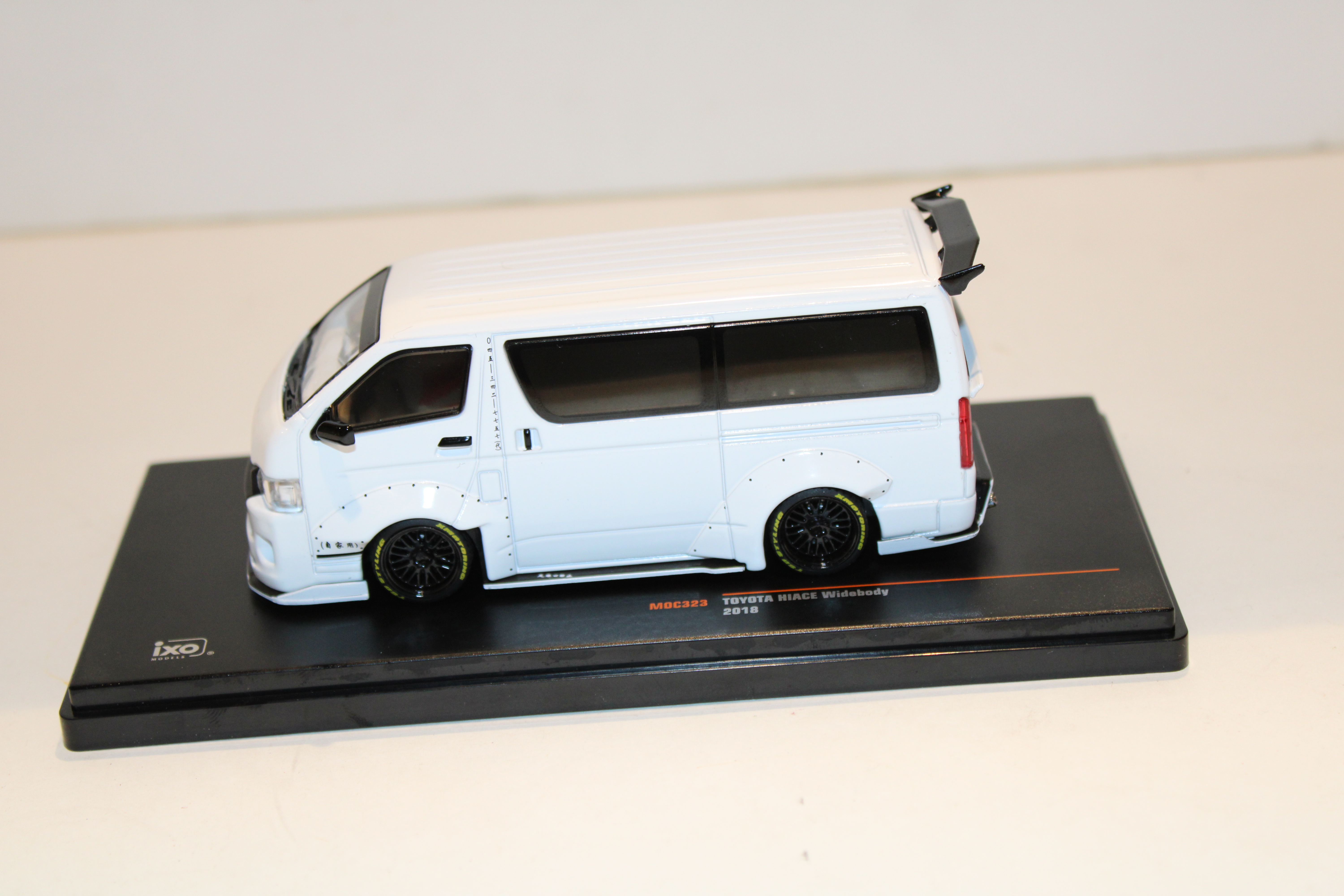 TOYOTA HIACE WIDEBODY 2018 IXO 1/43°