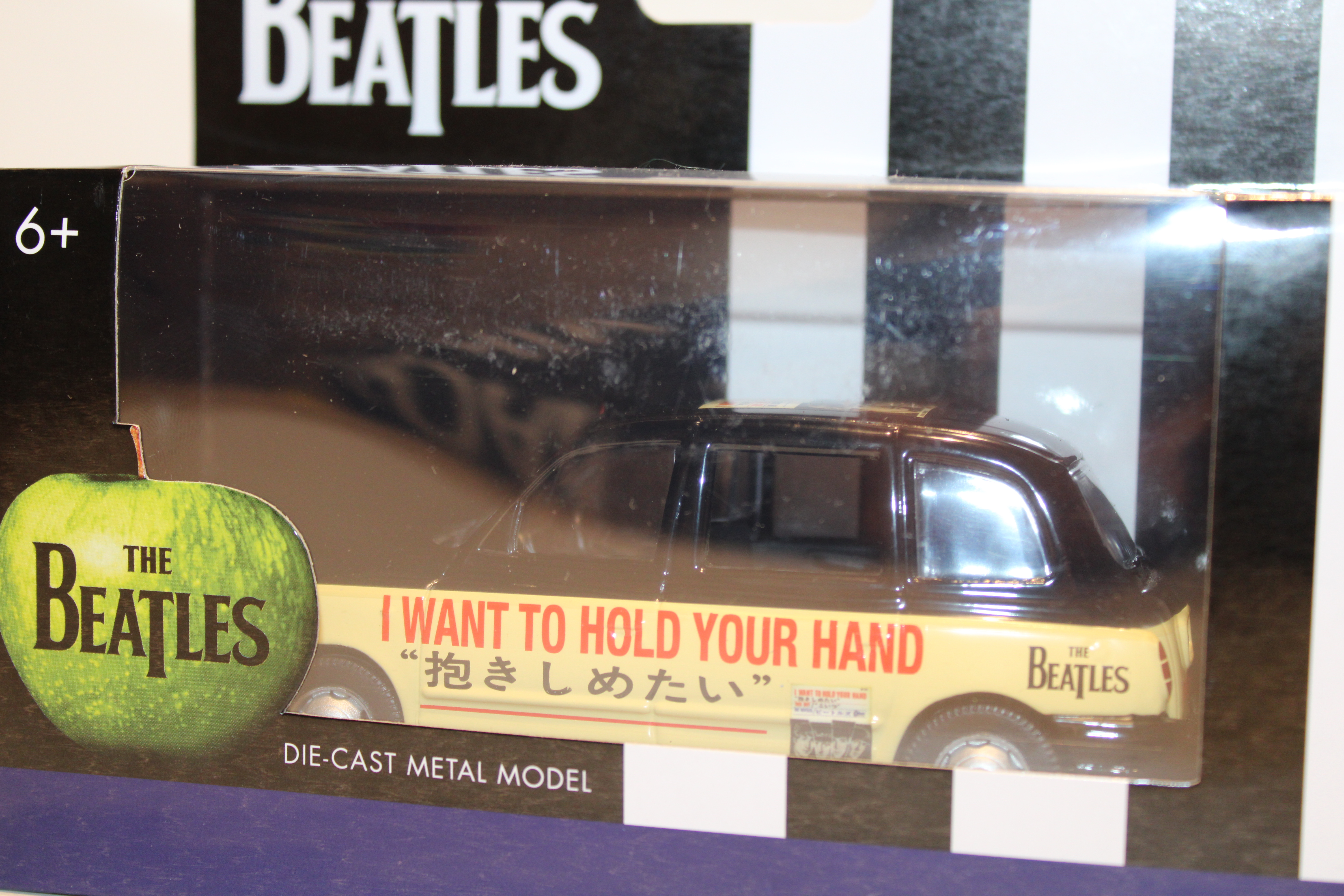 THE BEATLES - LONDON TAXI I WANT TO HOLD YOUR HAND CORGI 1/43°