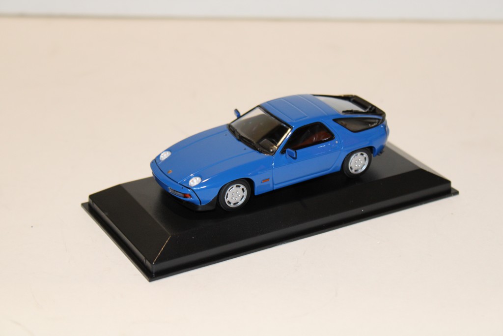 PORSCHE 928 BLEU MAXICHAMPS 1/43°