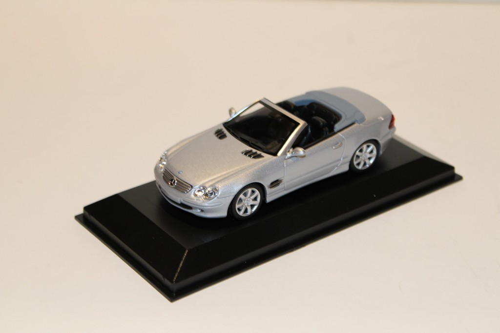 MERCEDES-BENZ SL-CLASS ARGENT MXICHAMPS 1/43°
