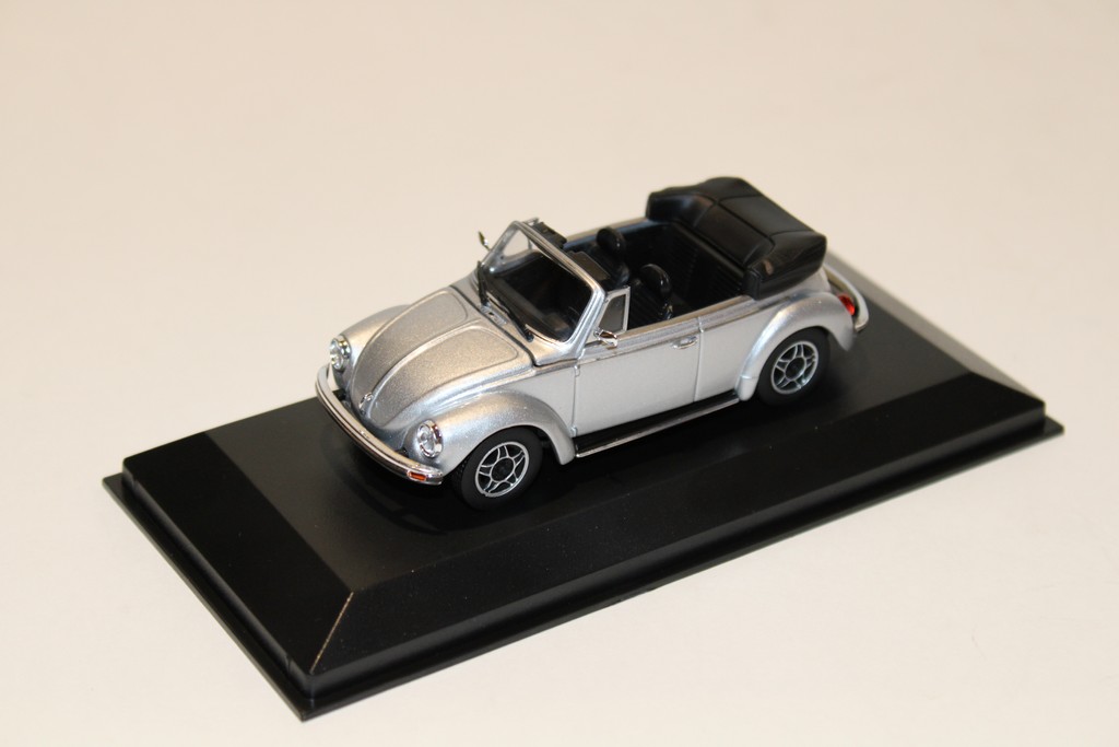 VOLKSWAGEN COCCINELLE 1303 CABRIOLET GRIS MAXICHAMPS 1/43°