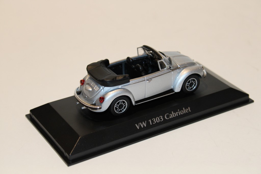 VOLKSWAGEN COCCINELLE 1303 CABRIOLET GRIS MAXICHAMPS 1/43°