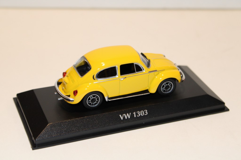 VOLKSWAGEN COCCINELLE 1303 JAUNE MAXICHAMPS 1/43°