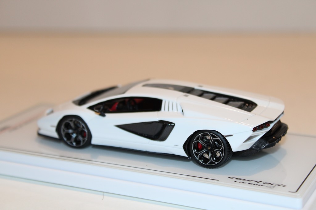 LAMBORGHINI COUNTACH LPI 800-4 BLANCHE TSM 1/43°