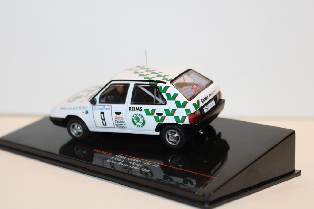 SKODA FAVORIT 136L #9 P.SIBERA - P.GROSS RALLYE MONTE-CARLOS 1993 IXO 1/43°