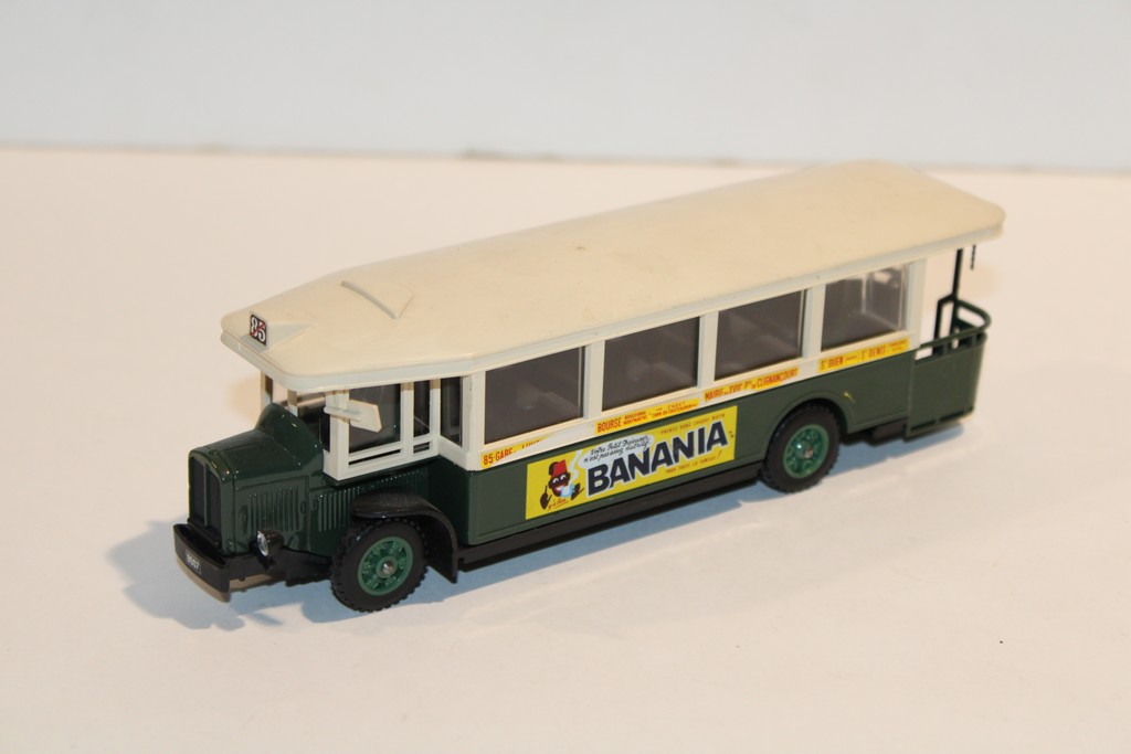 AUTOBUS RENAULT TN6C 1934 BANANIA SOLIDO 1/50°