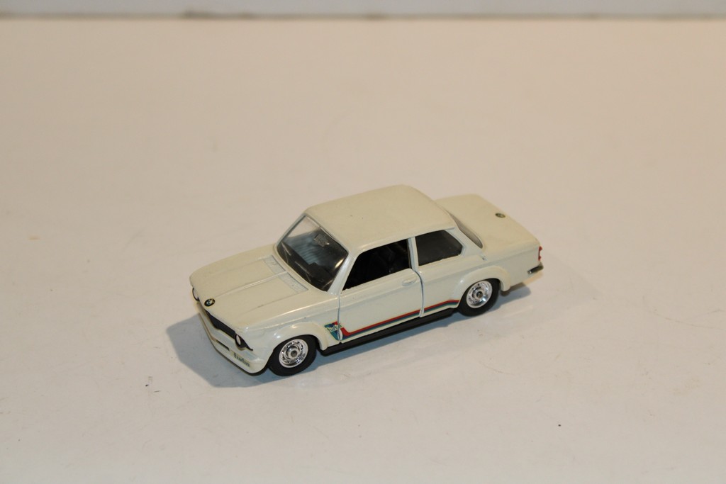 bmw 2002 miniature