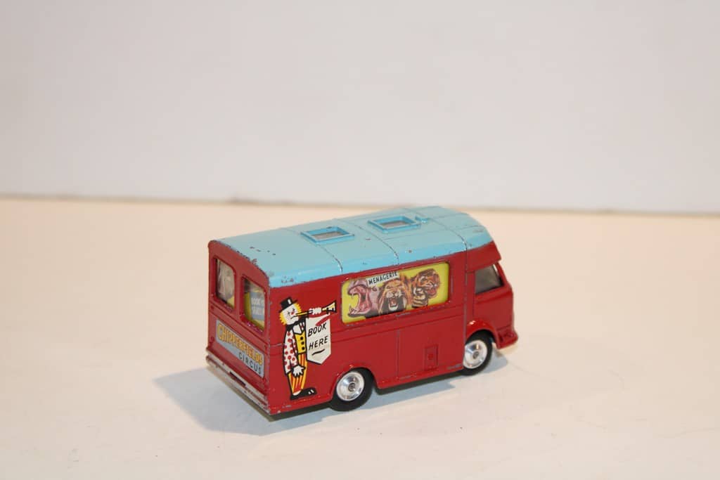 SMITH'S "KARRIER" VAN CHIPPERFIELDS CIRCUS 1960 CORGI TOYS 1/50°