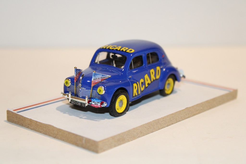 RENAULT 4CV RICARD 1952 AUTORECLAME 1/43°