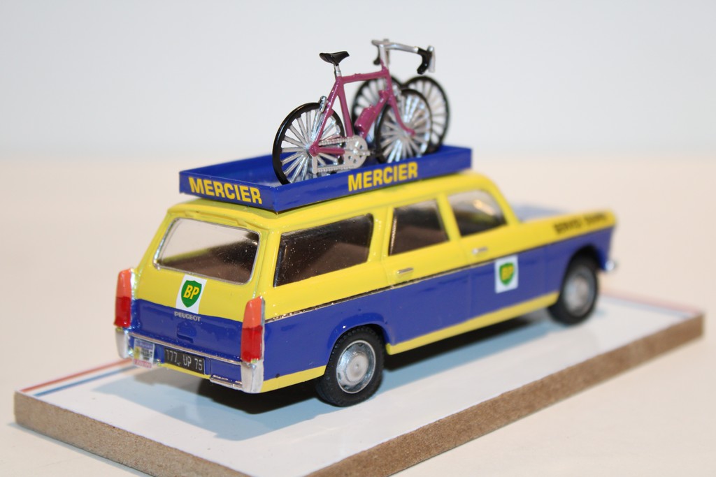 PEUGEOT 404 BREAK "BP" MERCIER TOUR DE FRANCE 1969 AUTORECLAME 1/43°