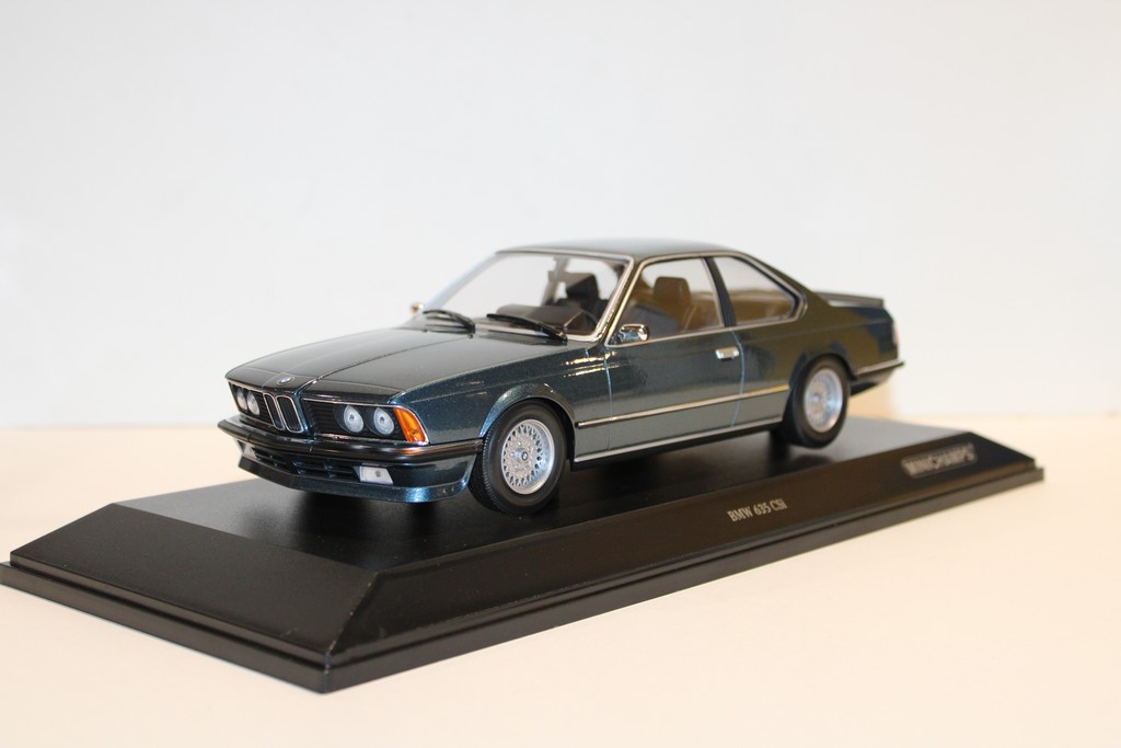 BMW 635 CSI 1982 BLEUE PETROLE MINICHAMPS 1/18°