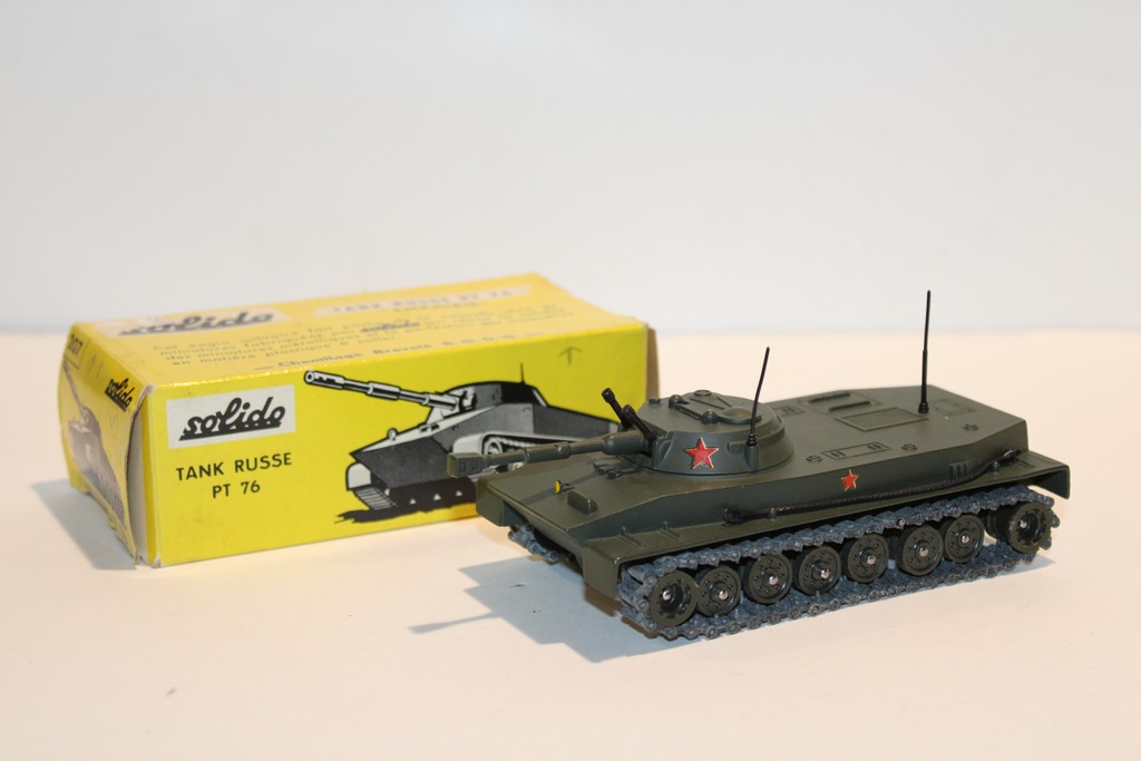 TANK RUSSE PT 76 "AMPHIBIE" SOLIDO 1/50°