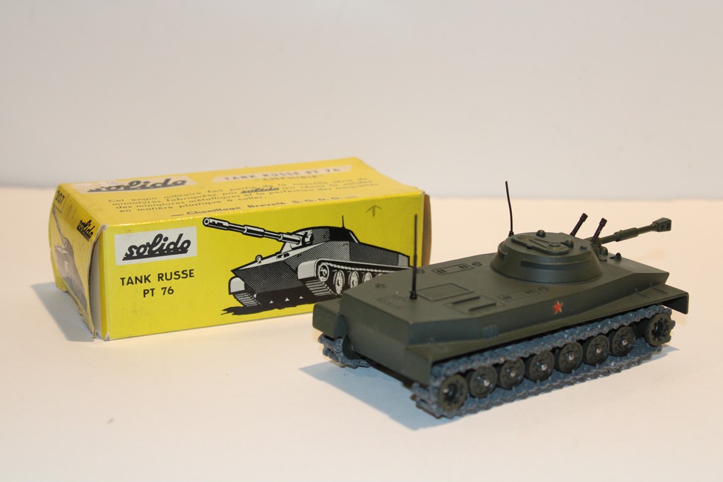 TANK RUSSE PT 76 "AMPHIBIE" SOLIDO 1/50°