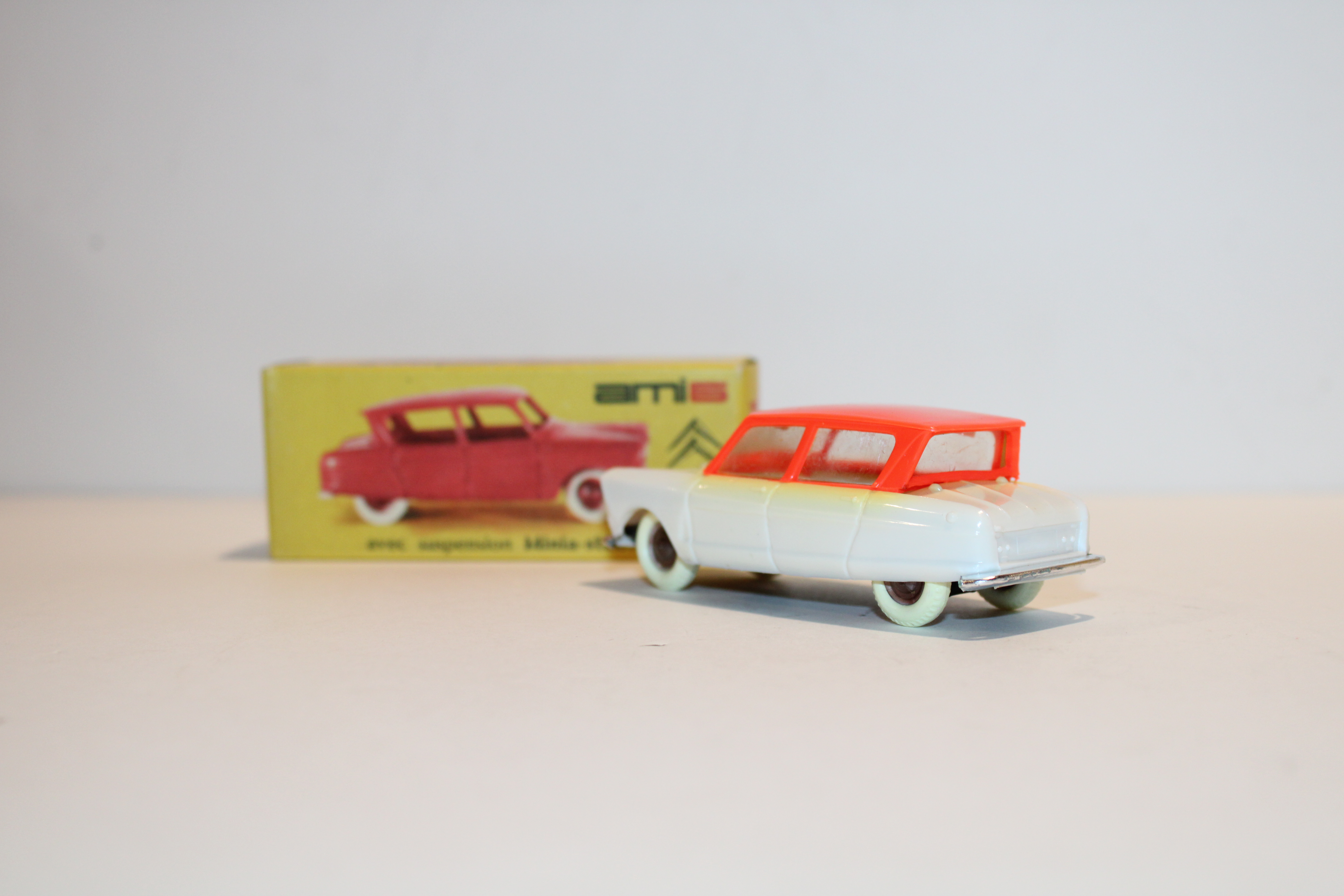 CITROEN AMI 6 BLANC/ORANGE 1966 MINIALUXE 1/43°