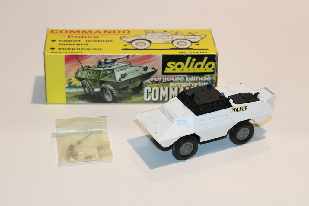 VEHICULE BLINDE COMMANDO 1960 SOLIDO 1/50°