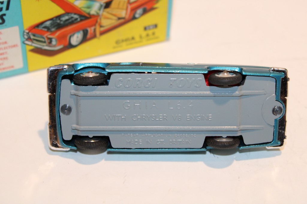 GHIA L.6.4 CHRYSLER BLEU 1962 CORGI TOYS 1/43°