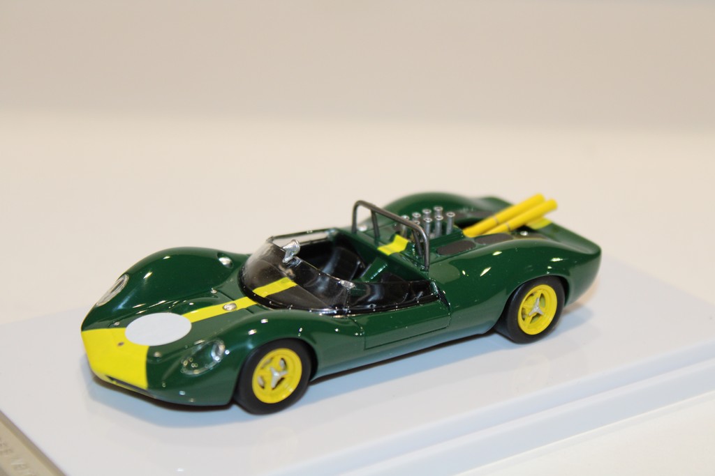 LOTUS 40 1965 PRESS VERSION BRITISH RACING GREEN MYTHOS SERIES TECNOMODEL 1/43°