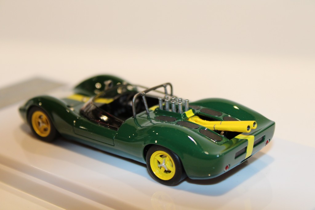 LOTUS 40 1965 PRESS VERSION BRITISH RACING GREEN MYTHOS SERIES TECNOMODEL 1/43°