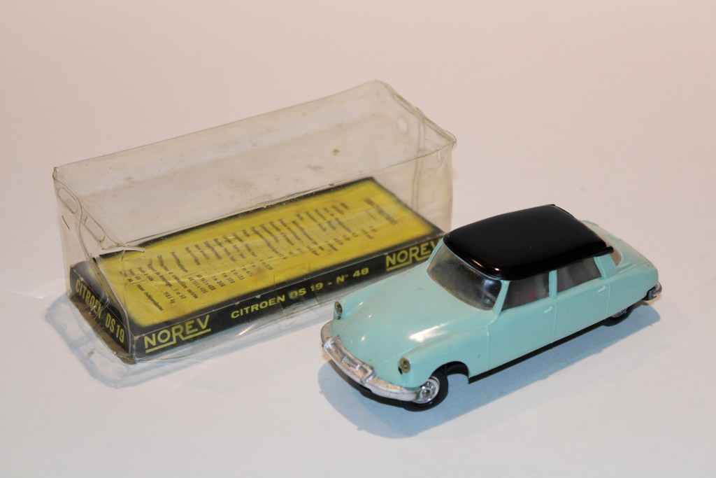 CITROEN DS 19 VERT PASTEL 1965 NOREV 1/43°
