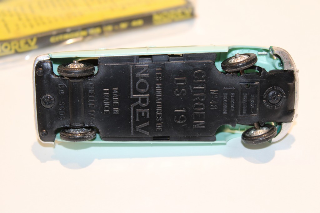 CITROEN DS 19 VERT PASTEL 1965 NOREV 1/43°