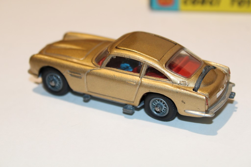 ASTON MARTIN DB5 JAMES BOND GOLDFINGER 1964 CORGI TOYS 1/43°