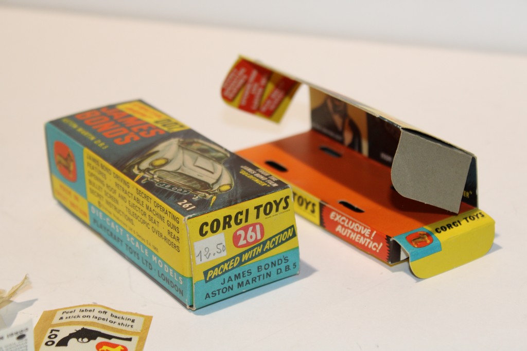ASTON MARTIN DB5 JAMES BOND GOLDFINGER 1964 CORGI TOYS 1/43°