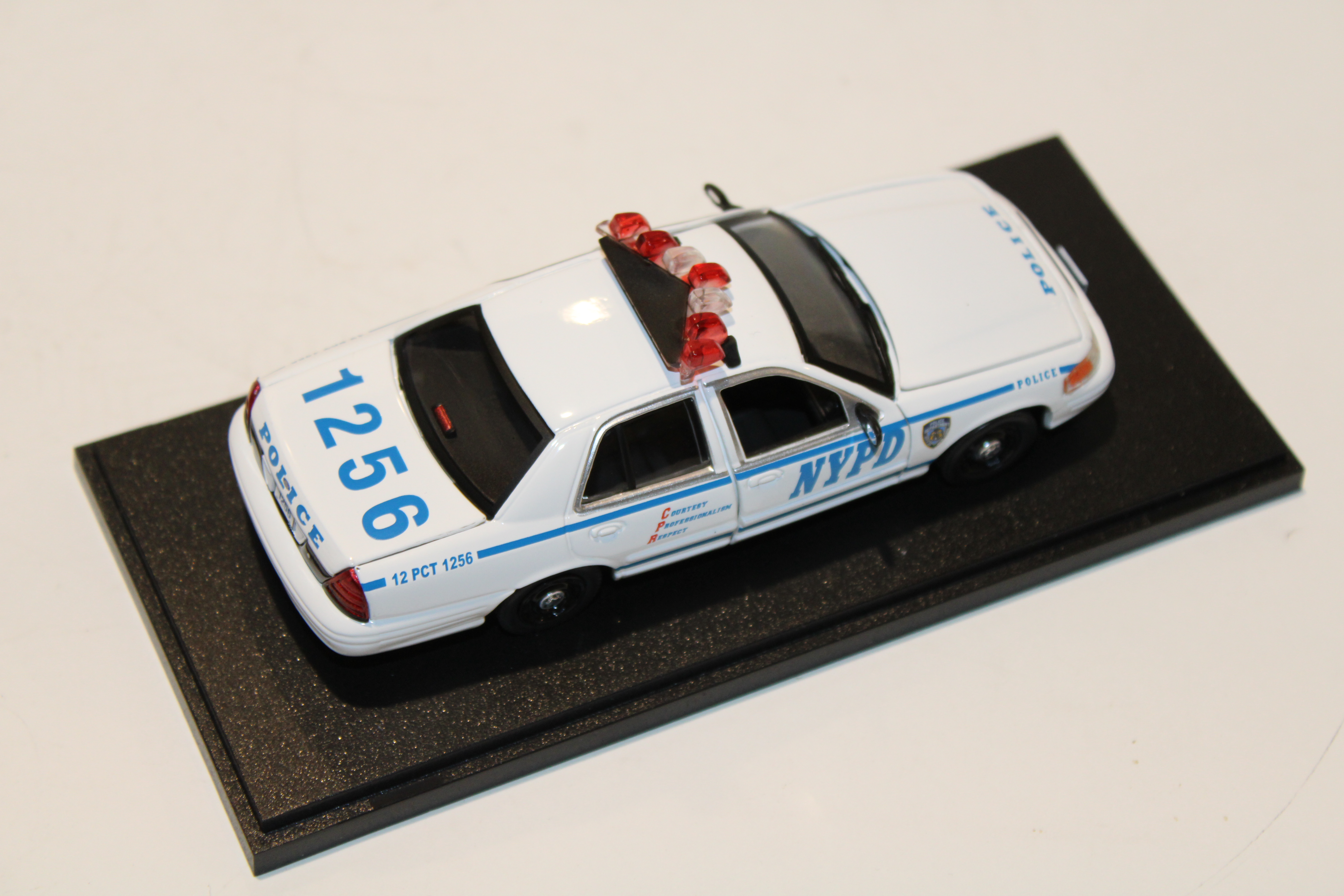 FORD CROWN VICTORIA 2003 NYPD QUANTICO GREENLIGHT 1/43°