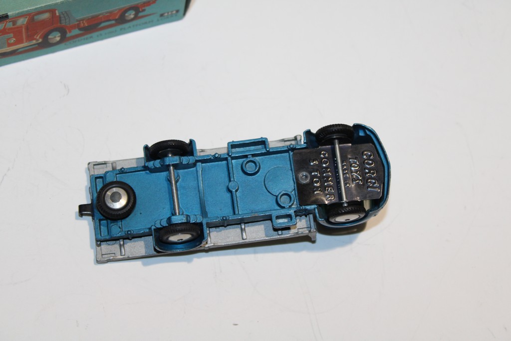 COMMER PLATFORM LORRY BLEU 1960 CORGI 1/43°