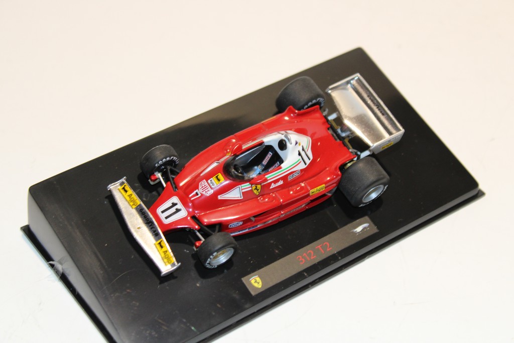 FERRARI 312 T2 LAUDA 1977 HOT WHEELS 1/43°