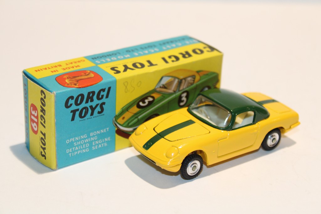 LOTUS ELAN COUPE JAUNE ET VERT 1965 CORGI 1/43°