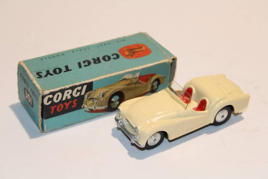 Triumph Herald Convertible Rouge - Corgi 1/43 - CC01601 - Collection