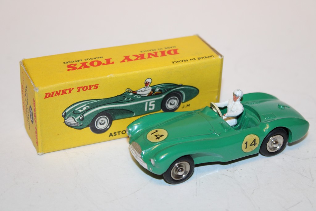 ASTON MARTIN DB3 SPORT VERT 1955 DINKY TOYS 1/43°