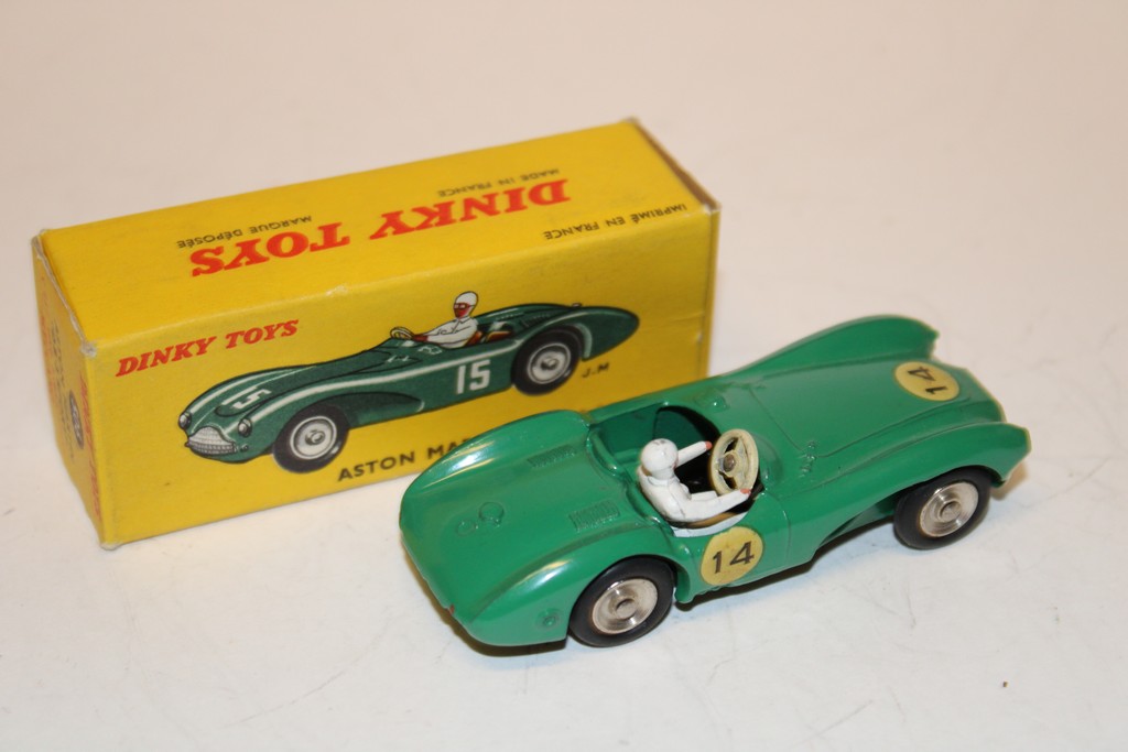 ASTON MARTIN DB3 SPORT VERT 1955 DINKY TOYS 1/43°