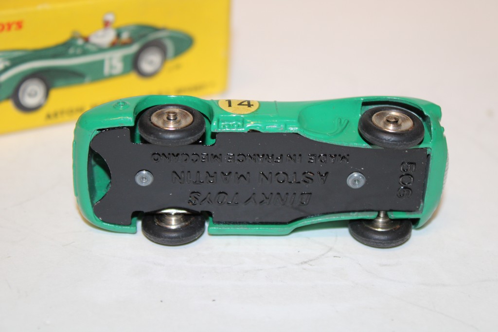 ASTON MARTIN DB3 SPORT VERT 1955 DINKY TOYS 1/43°