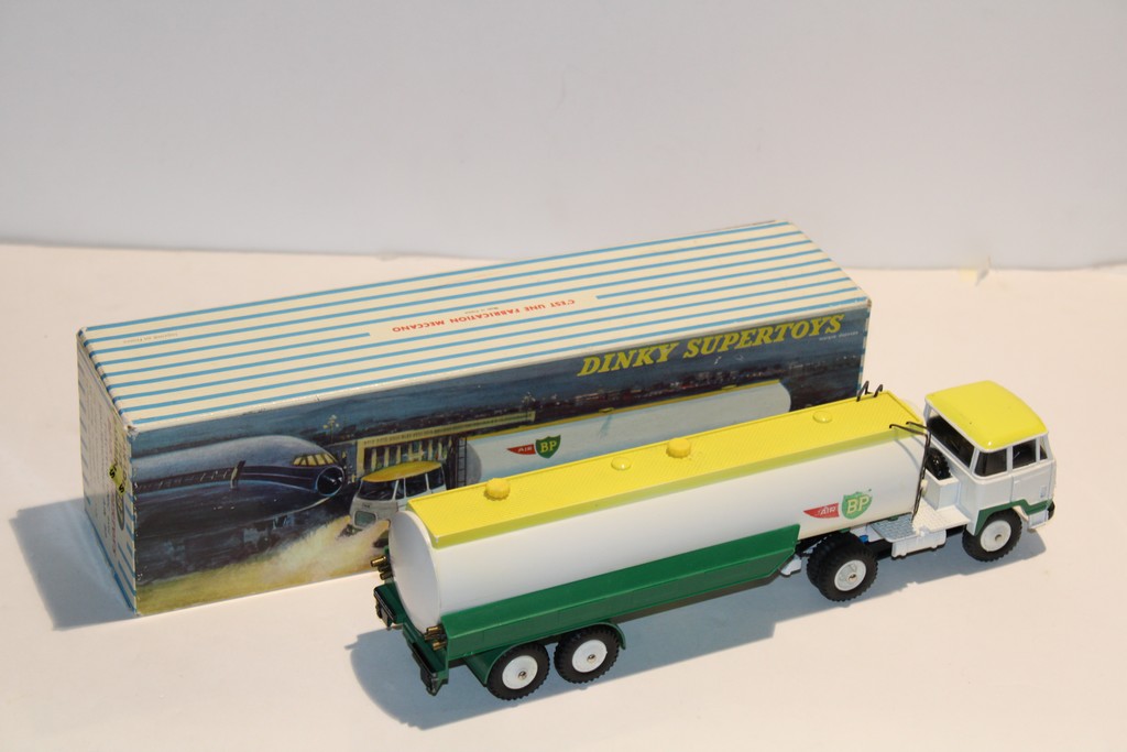 UNIC TRACTEUR AVEC SEMI-REMORQUE AIR BP 1964 DINKY TOYS 1/43°