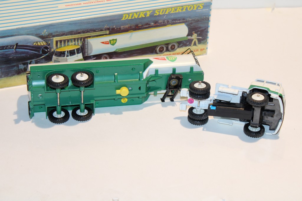 UNIC TRACTEUR AVEC SEMI-REMORQUE AIR BP 1964 DINKY TOYS 1/43°