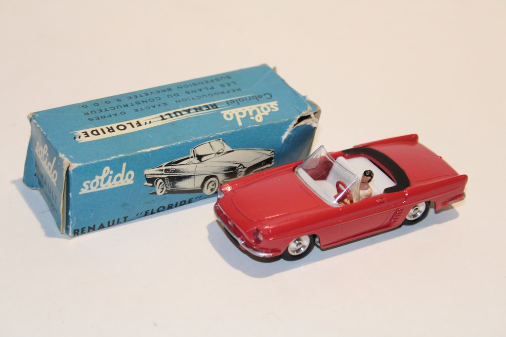 RENAULT FLORIDE ROUGE 1960 SOLIDO 1/43°