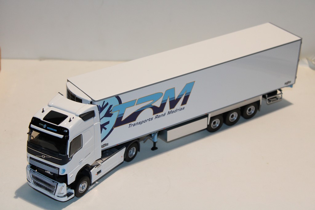 VOLVO FH 2020 REMORQUE CHEREAU MADRIAS ELIGOR 1/43°