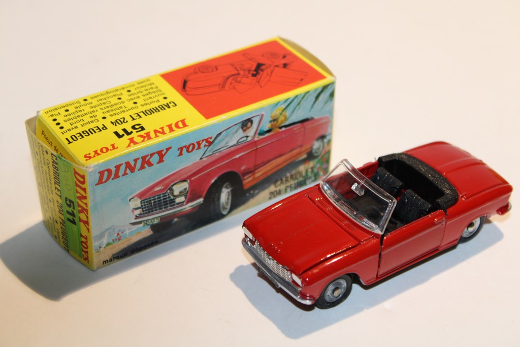 PEUGEOT 204 CABRIOLET ROUGE 1968 DINKY TOYS 1/43°