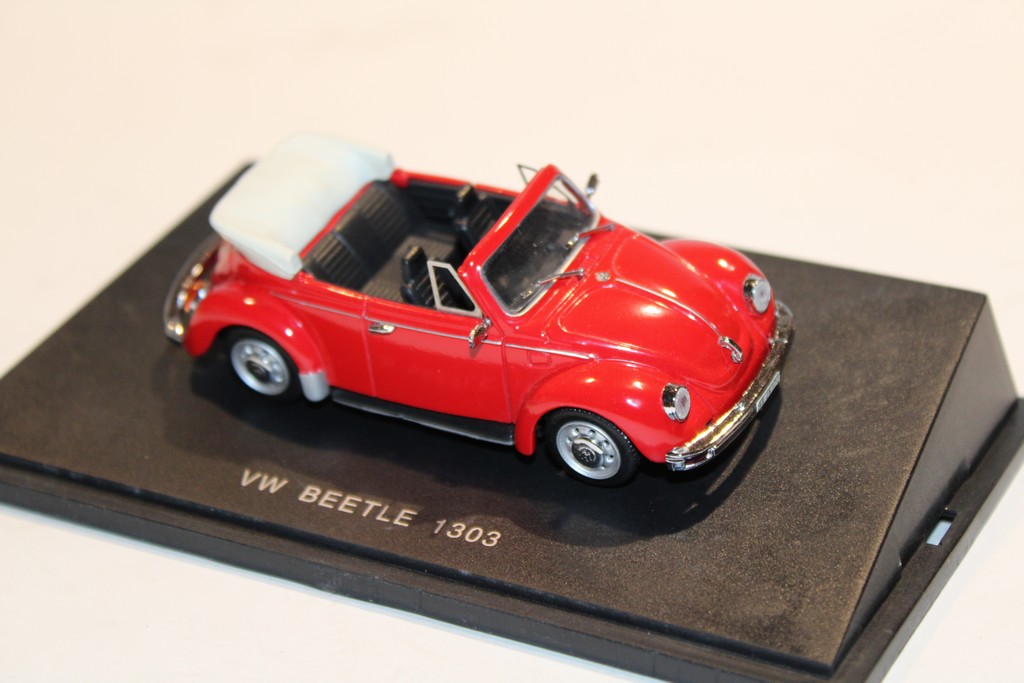 VW BEETLE 1303 CONVERTIBLE ROUGE UH 1/43°