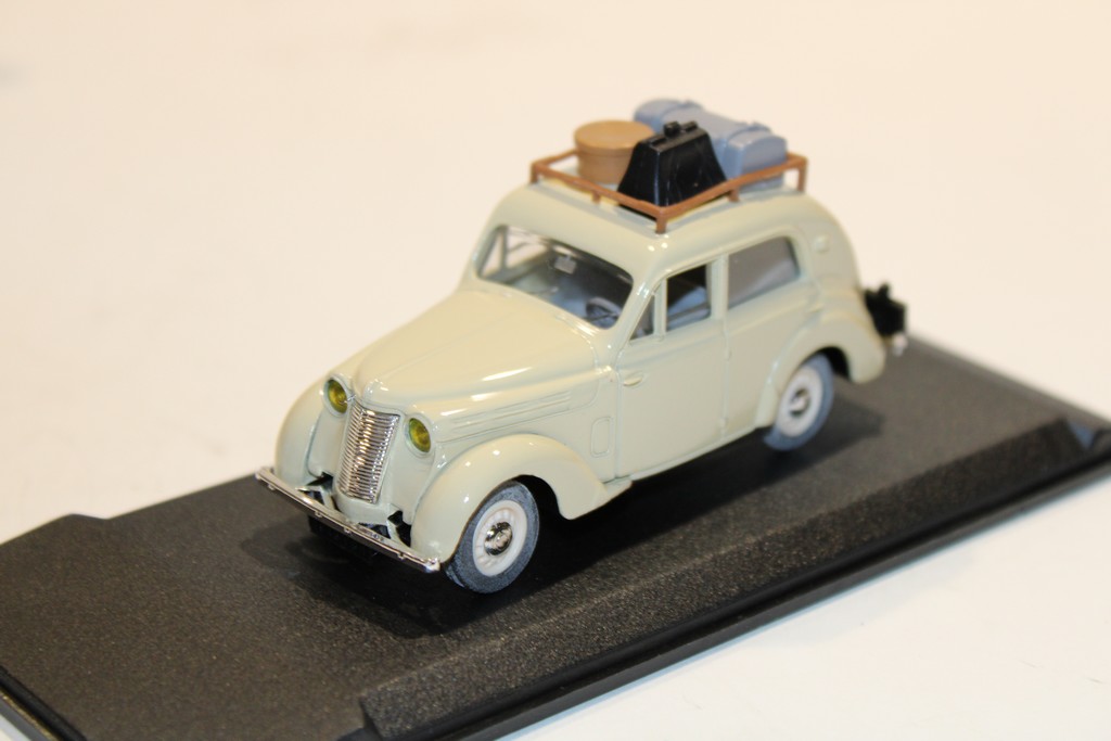 RENAULT JUVA 4 BERLINE WITH LUGGAGES YELLOW ELIGOR 1/43°