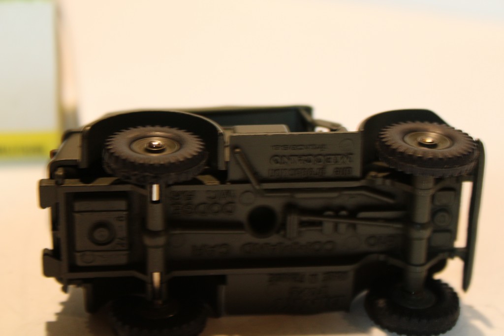 DODGE COMMAND CAR MILITAIRE 1960 DINKY TOYS 1/43°