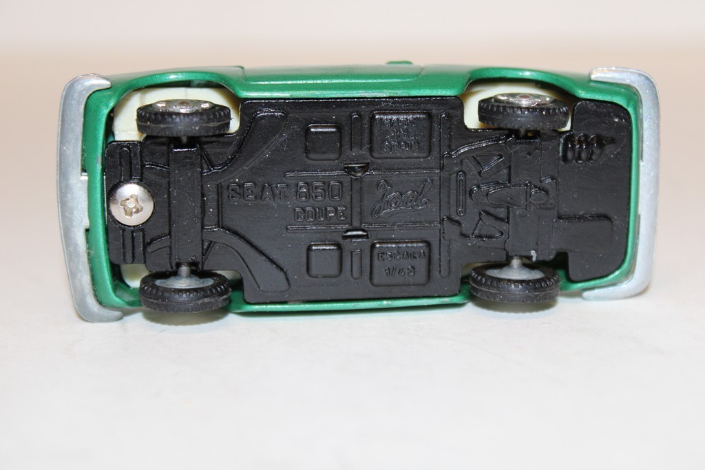 SEAT 850 COUPE VERT 1966 JOAL 1/43°