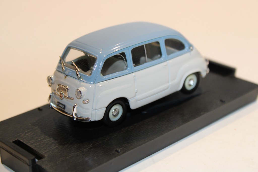 FIAT 600 MULTIPLA BICOLORE BLANC BLEU BRUMM 1/43°