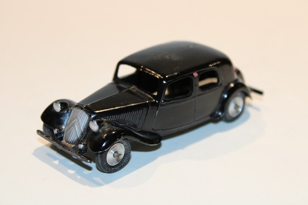 CITROEN TRACTION 11CV NOIR 1940 JRD 1/43°