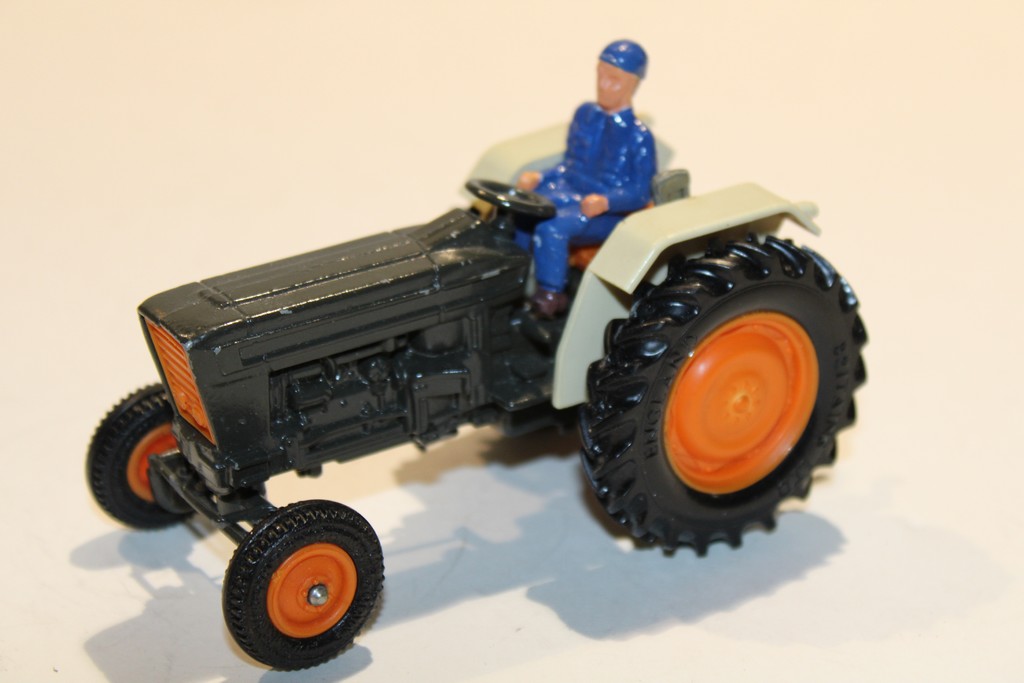 TRACTEUR AGRICOLE 1970 BRITAINS 1/32°