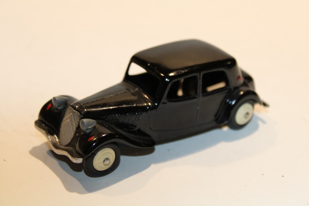 CITROEN TRACTION 11BL NOIR 1940 DINKY TOYS 1/43°